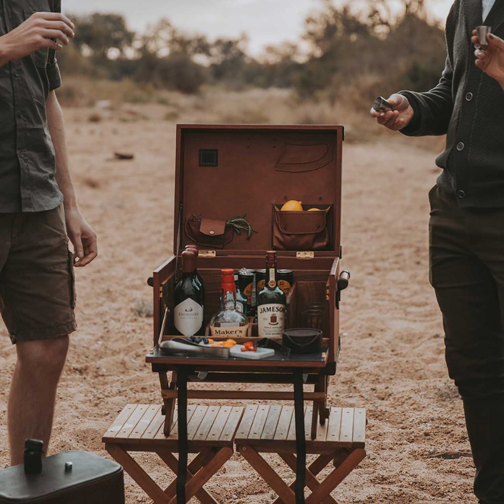 RUARK® FIELD BAR WITH STAND