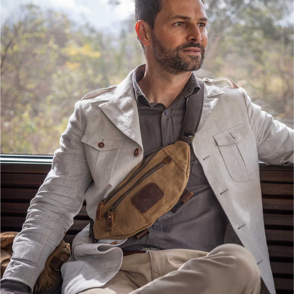 RUARK® ARUSHA WAXED COTTON MOONBAG KHAKI